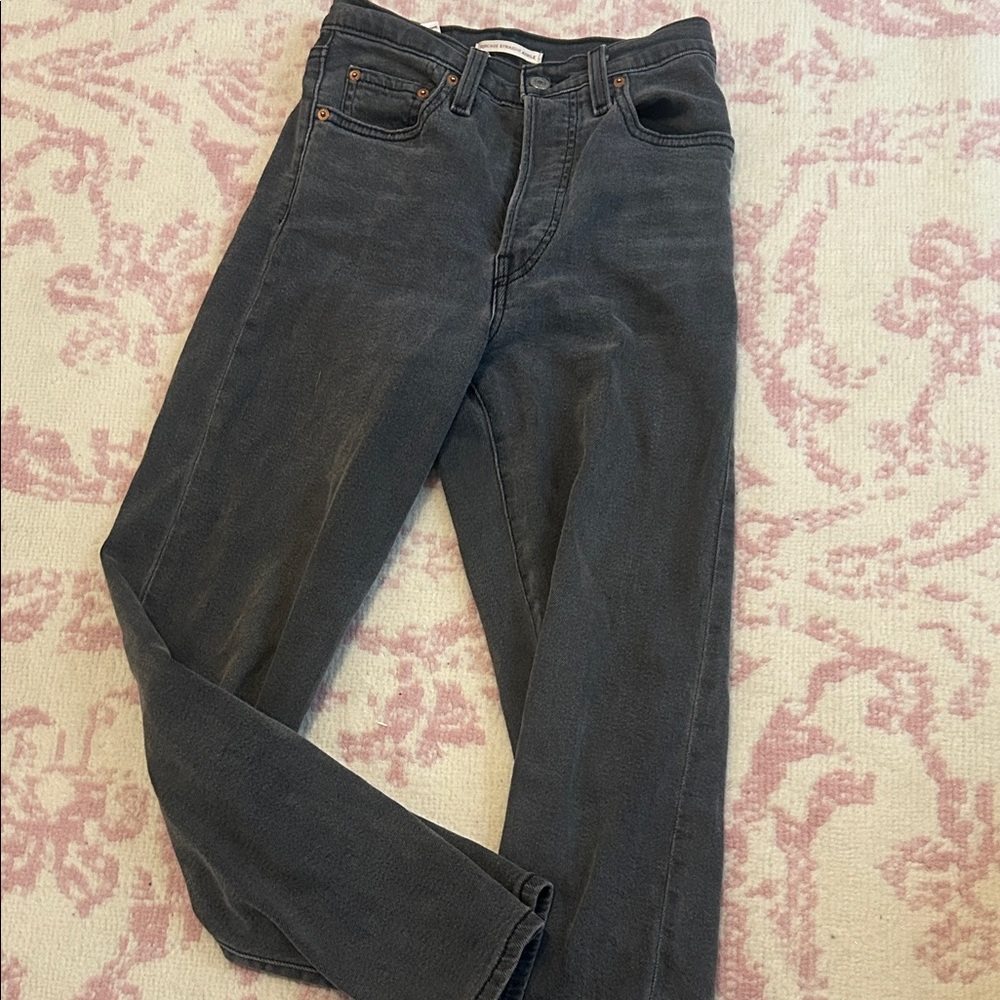 Levi’s Ribcage straight ankle jeans